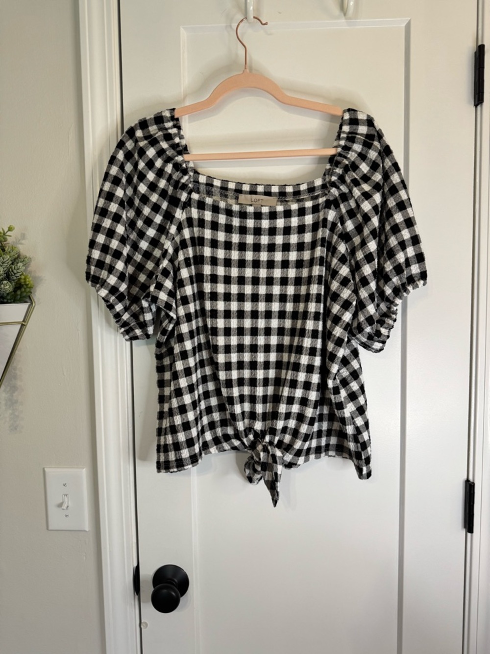 LOFT Black and White Gingham Tie-Front Puff Sleeve Top